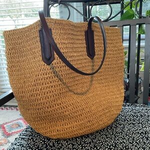 NEW J CREW WOVEN NATURAL STRAW TOTE WITH BROWN LEATHER STRAPS 13 X 16